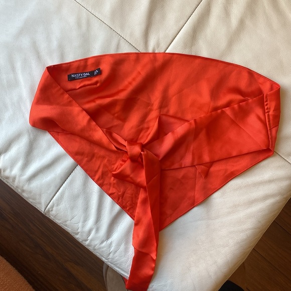 Nasty gal satin red scarf top - Picture 3 of 4